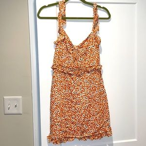 Gorgeous floral key hole dress